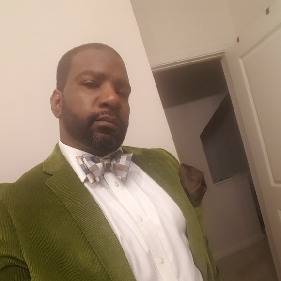 Meet your Posher, Kevin - Picture 2 of 4